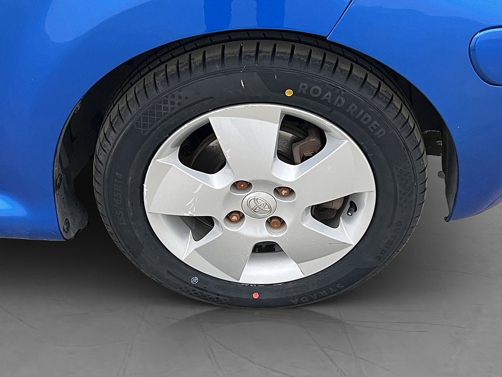 Vehicle Image 24
