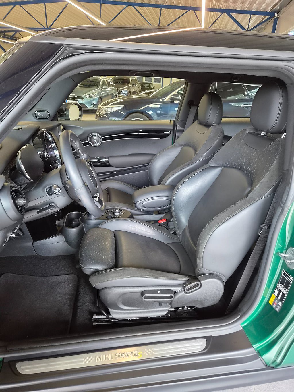 Vehicle Image 7