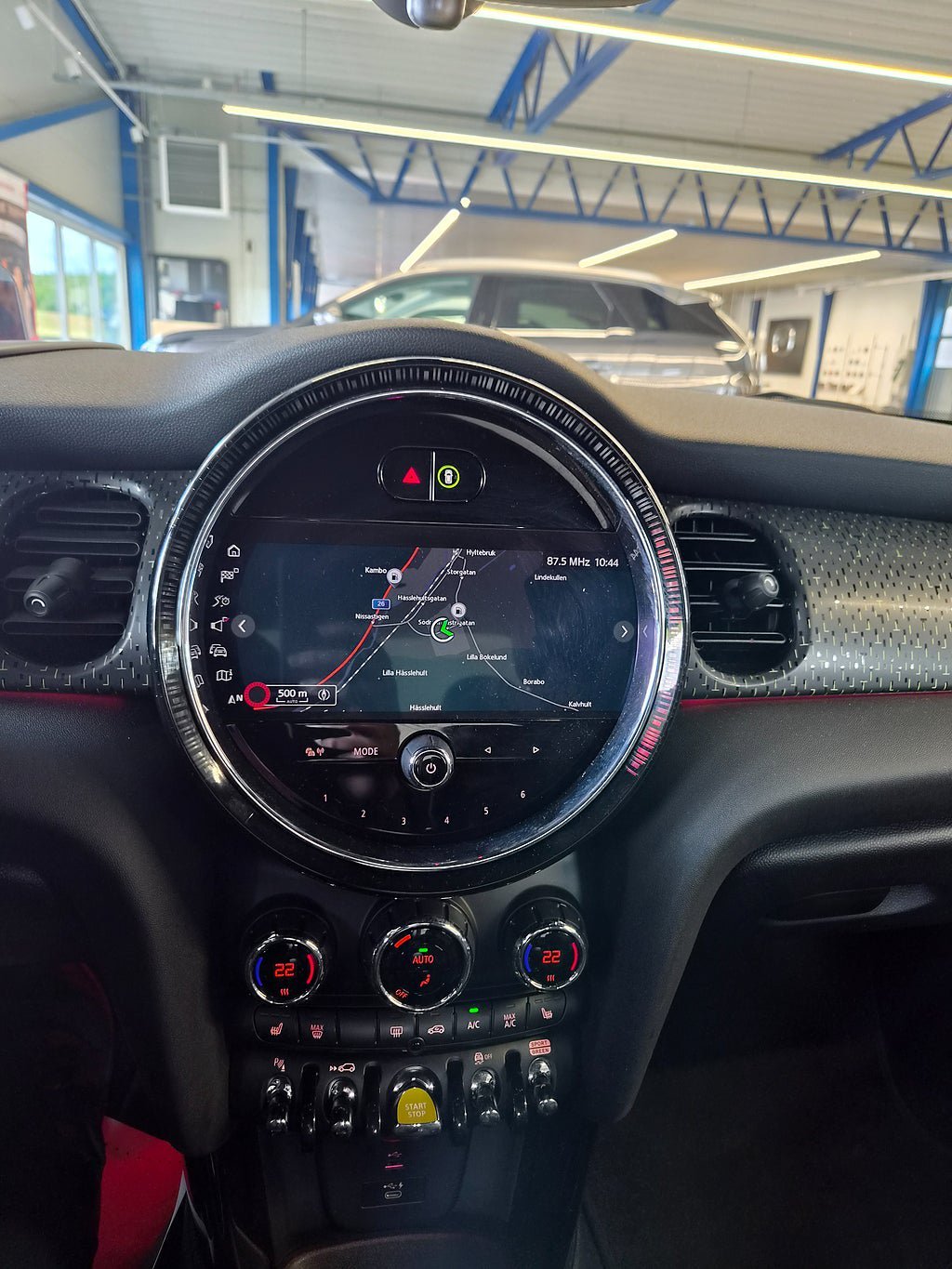 Vehicle Image 11