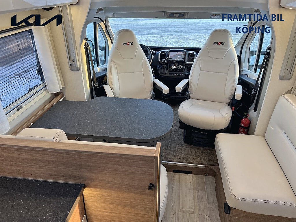 Vehicle Image 26