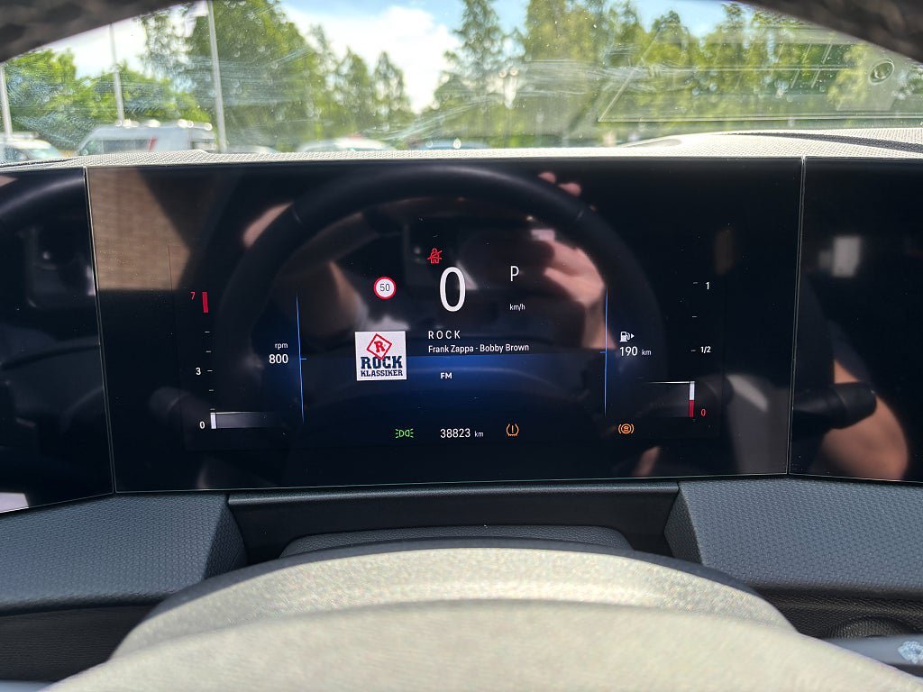 Vehicle Image 22