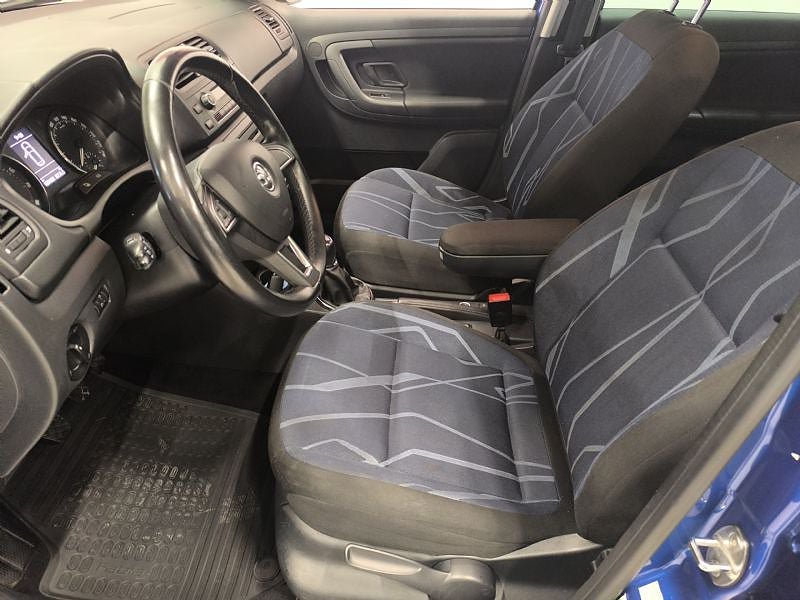 Vehicle Image 6