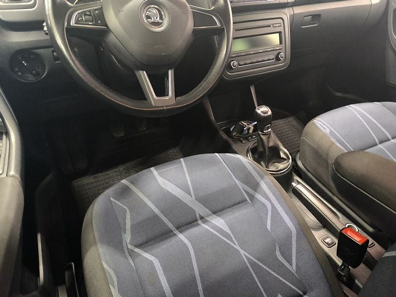 Vehicle Image 7