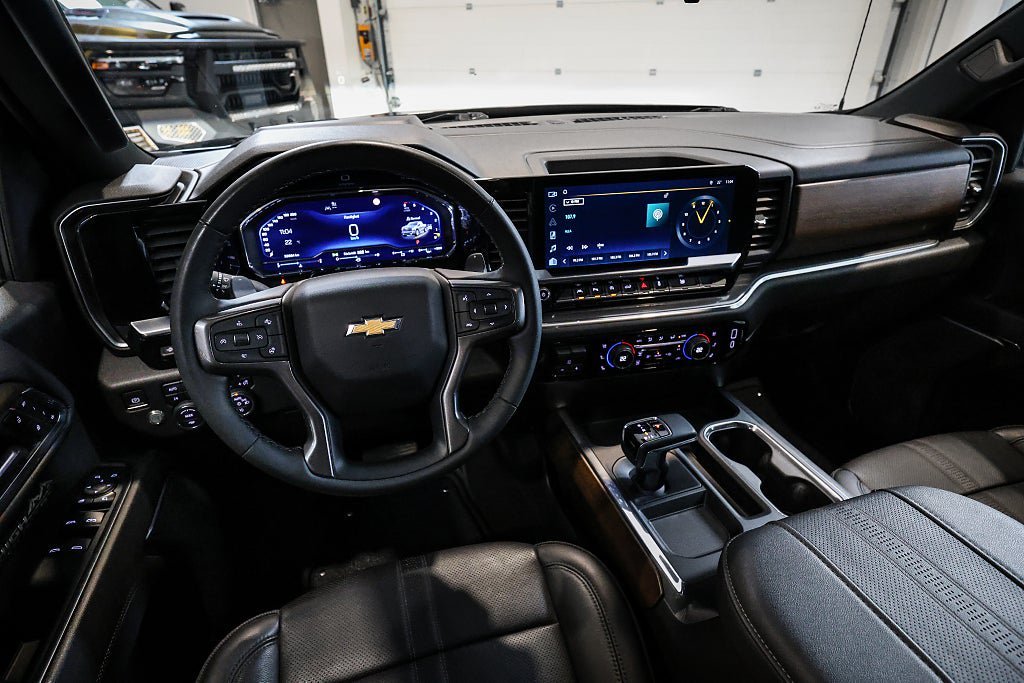 Vehicle Image 15