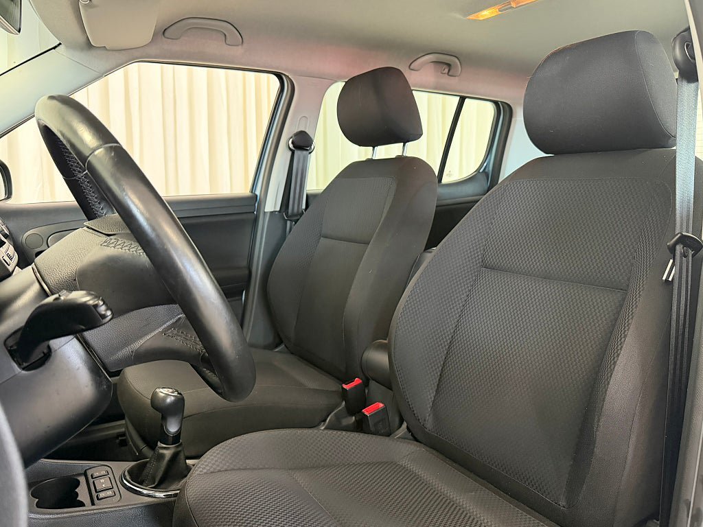 Vehicle Image 11