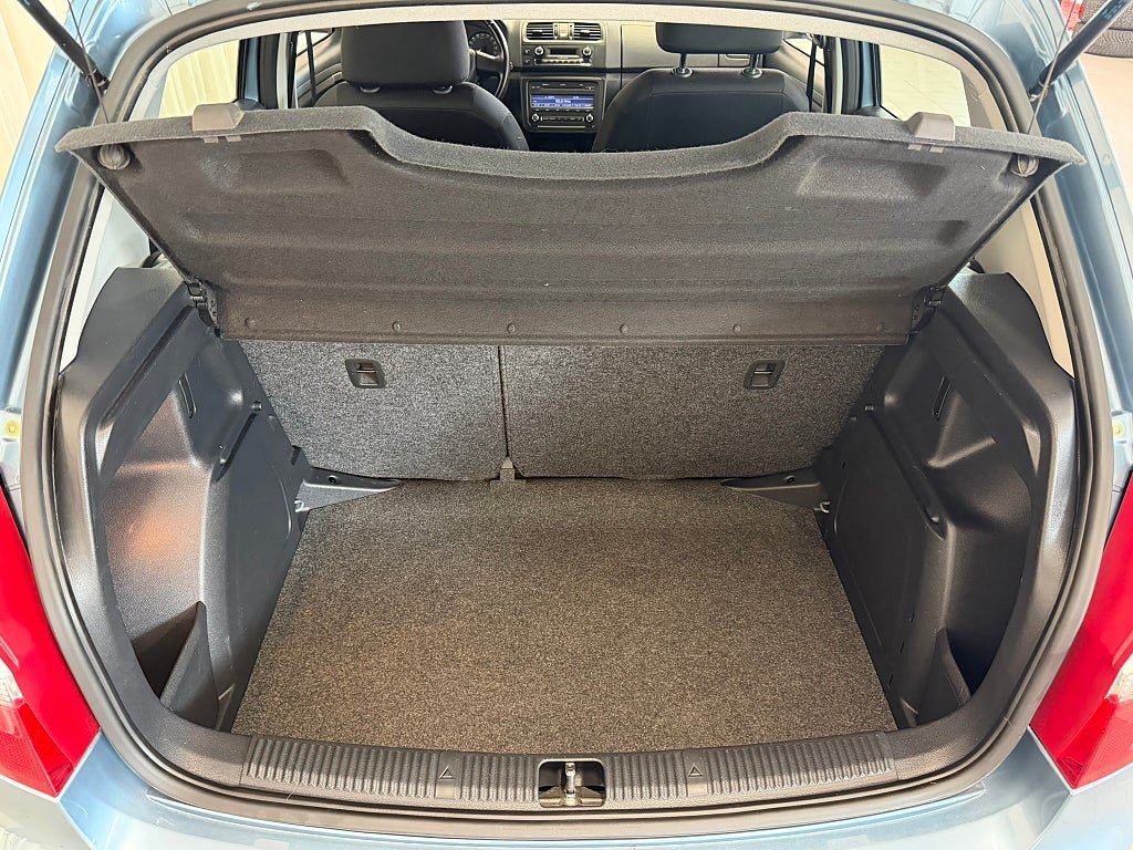 Vehicle Image 21
