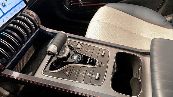Vehicle Image 16