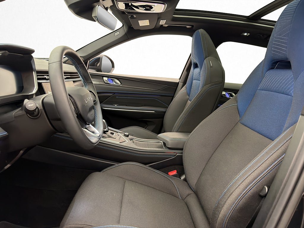 Vehicle Image 16