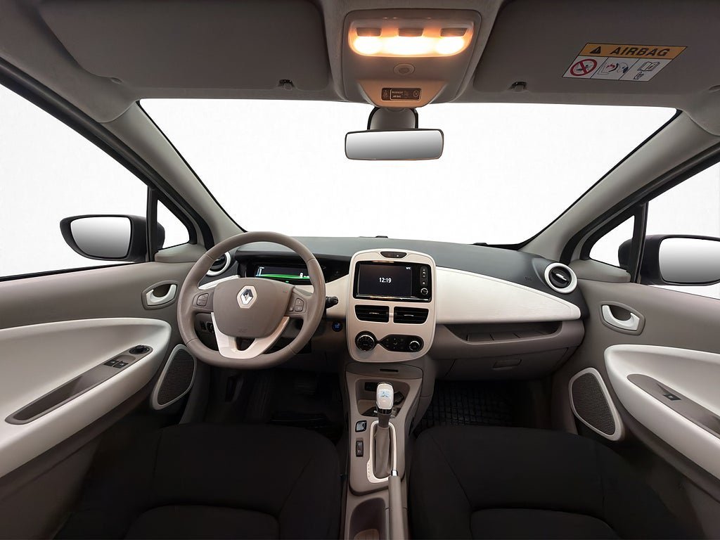 Vehicle Image 12