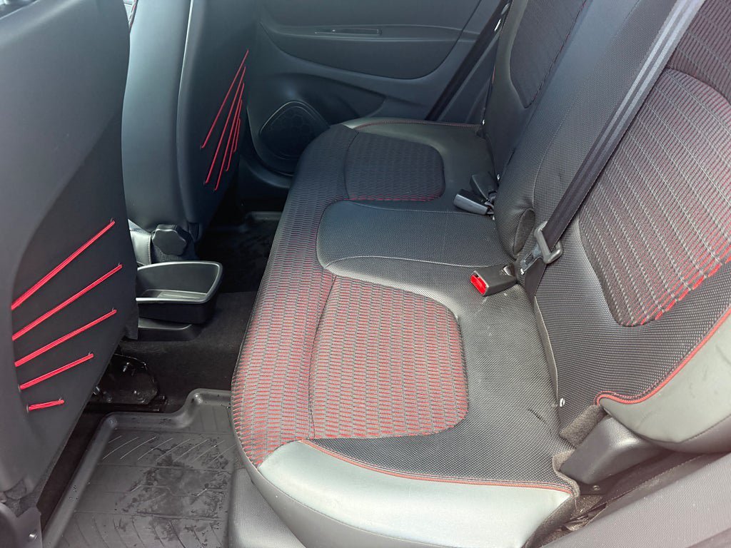 Vehicle Image 15