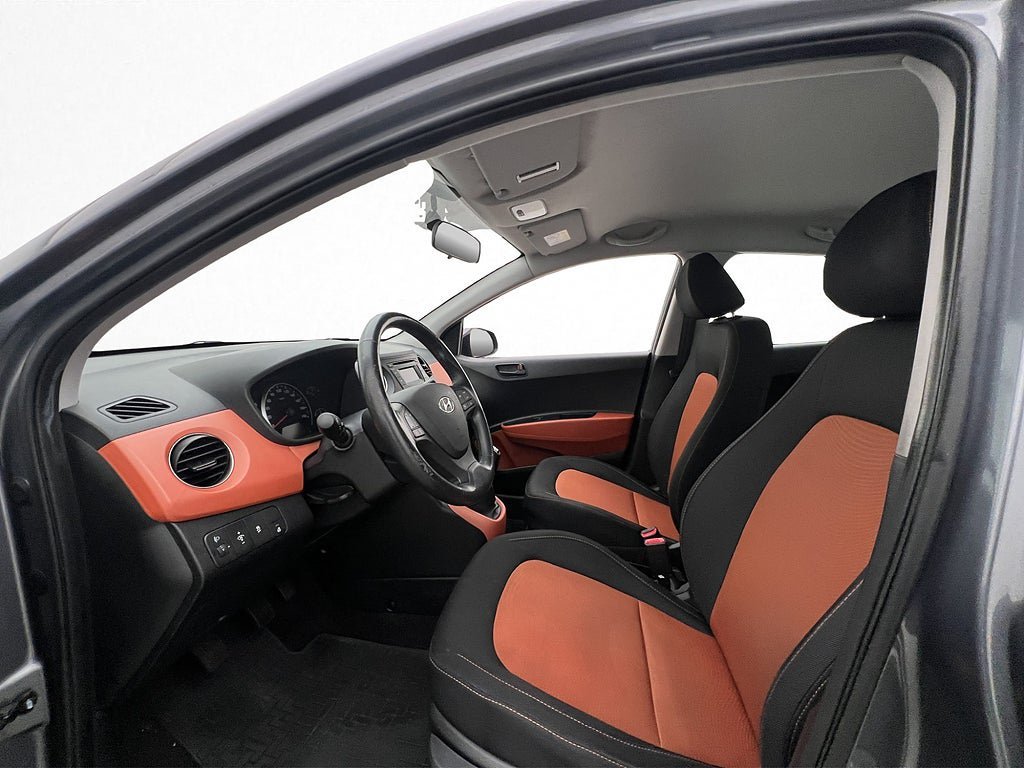 Vehicle Image 11