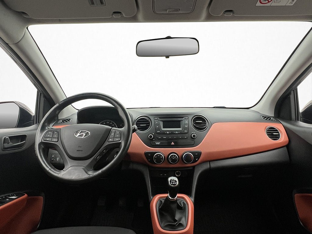 Vehicle Image 12