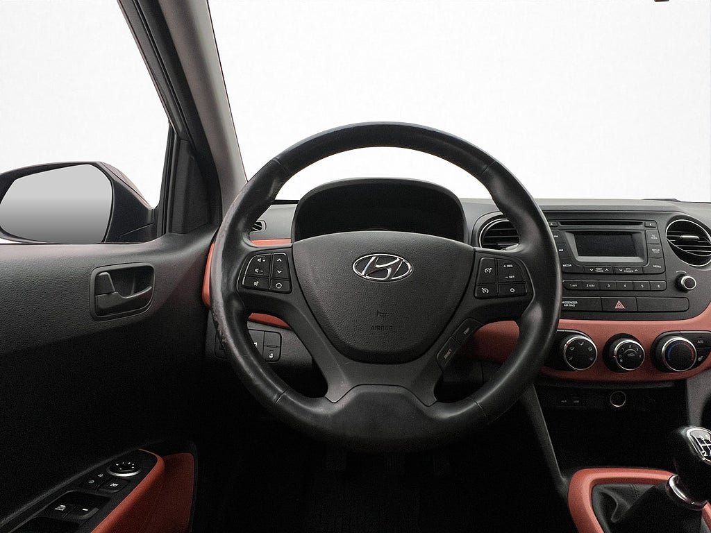 Vehicle Image 13