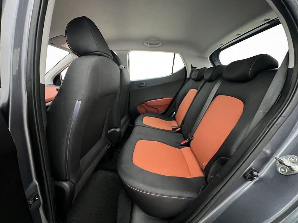 Vehicle Image 21