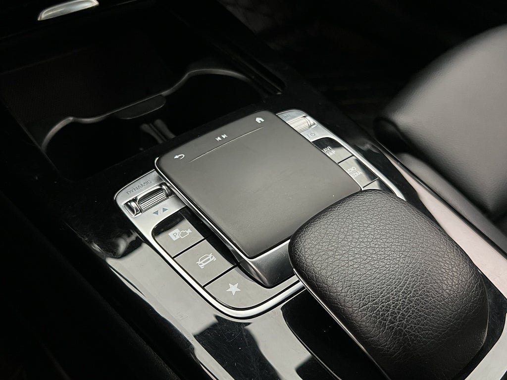 Vehicle Image 23