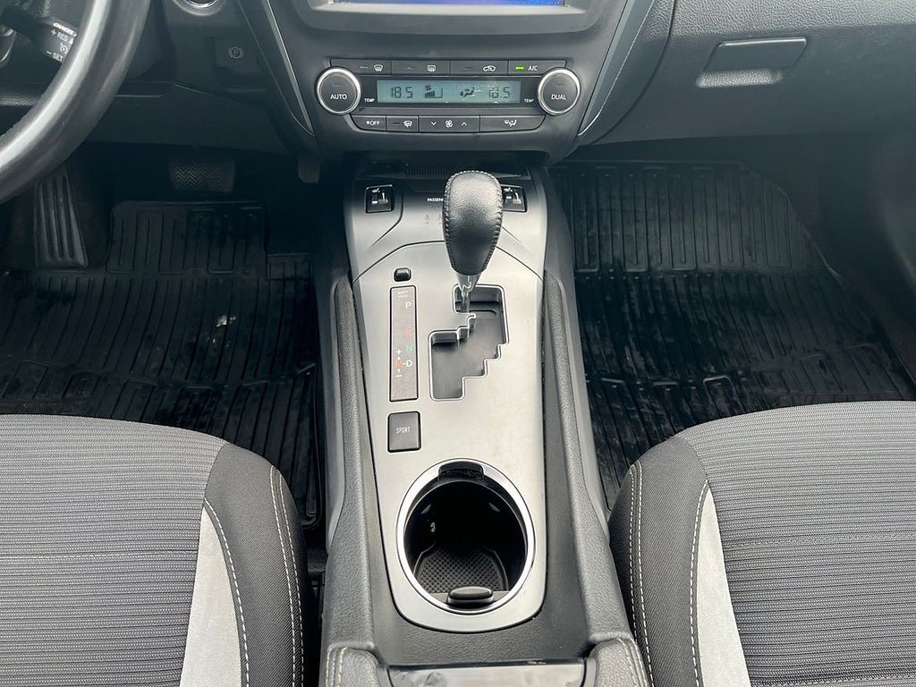 Vehicle Image 12