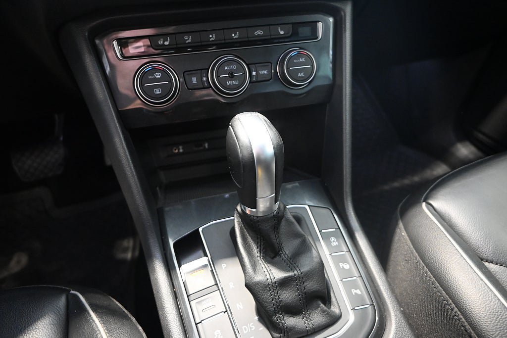 Vehicle Image 24
