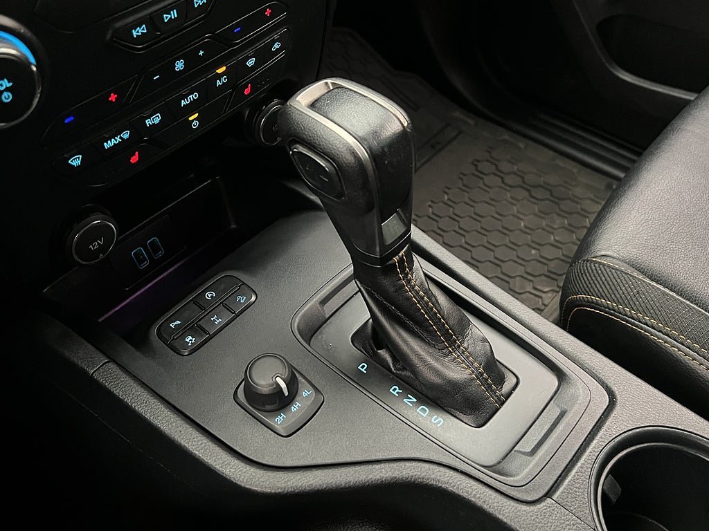 Vehicle Image 26