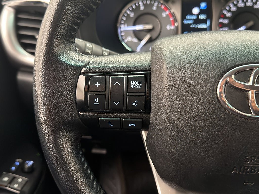 Vehicle Image 17