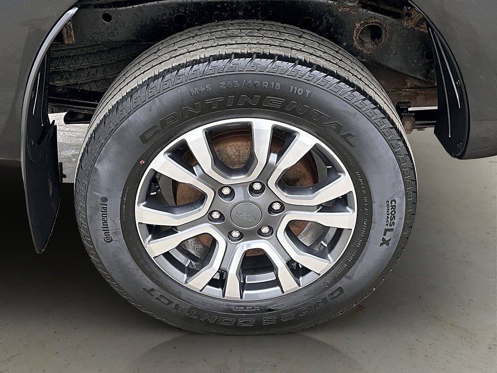Vehicle Image 32