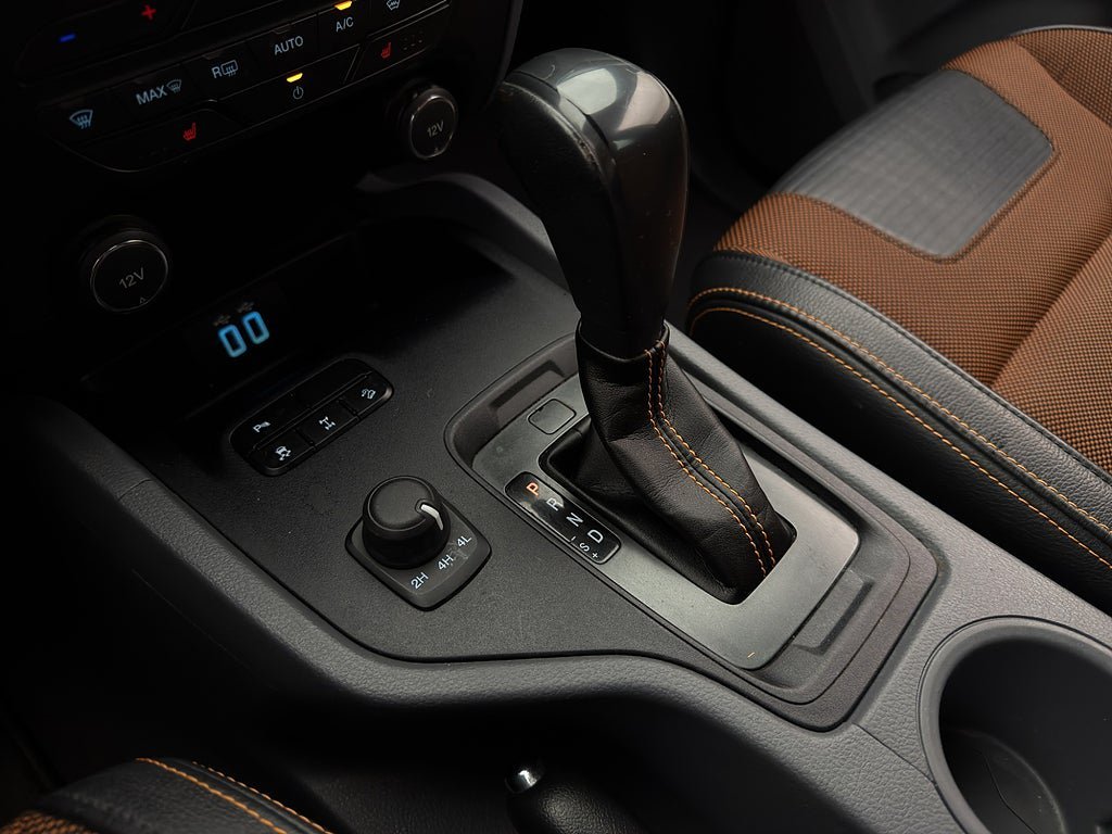 Vehicle Image 23