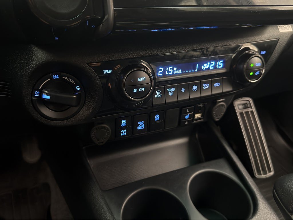 Vehicle Image 23