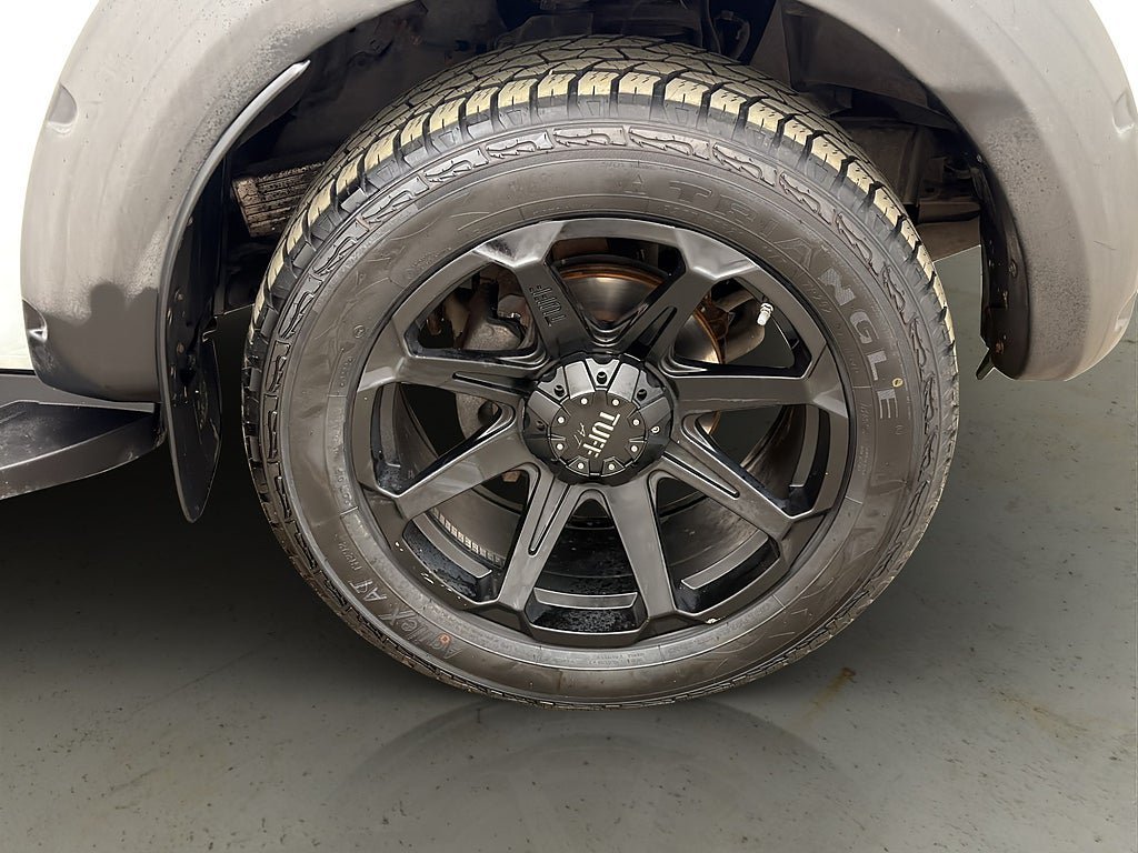 Vehicle Image 32