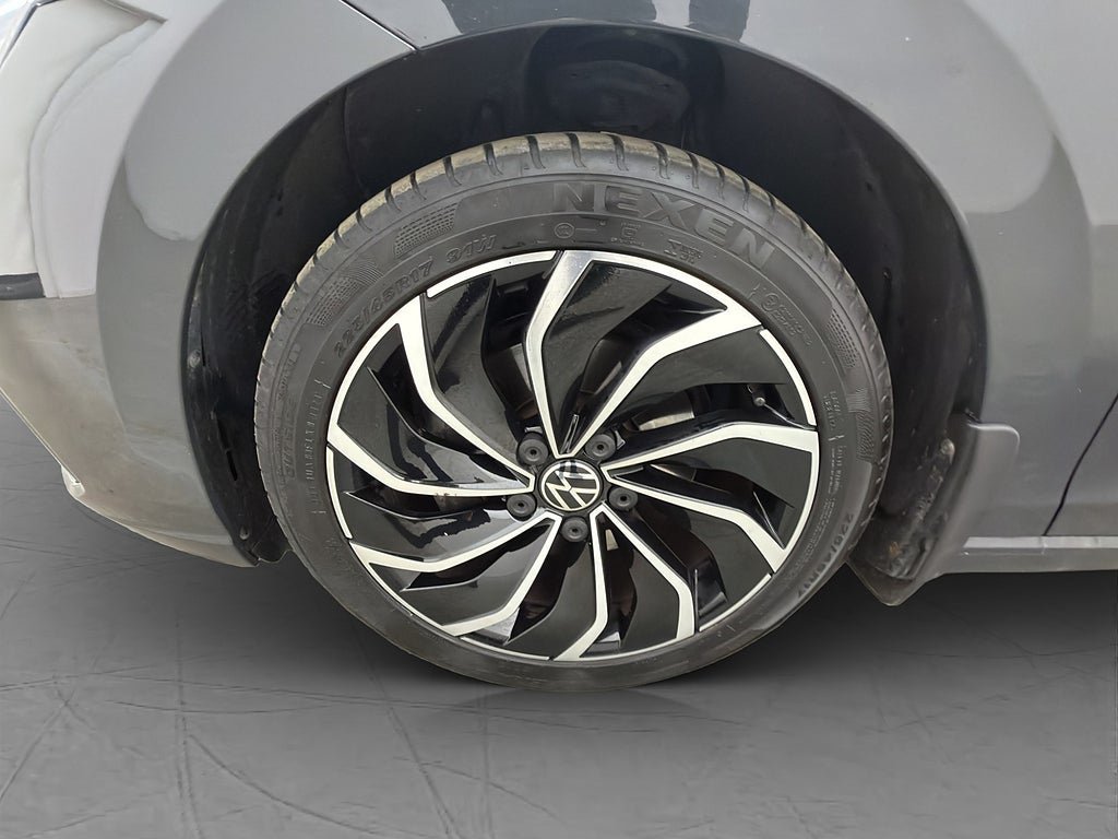 Vehicle Image 24