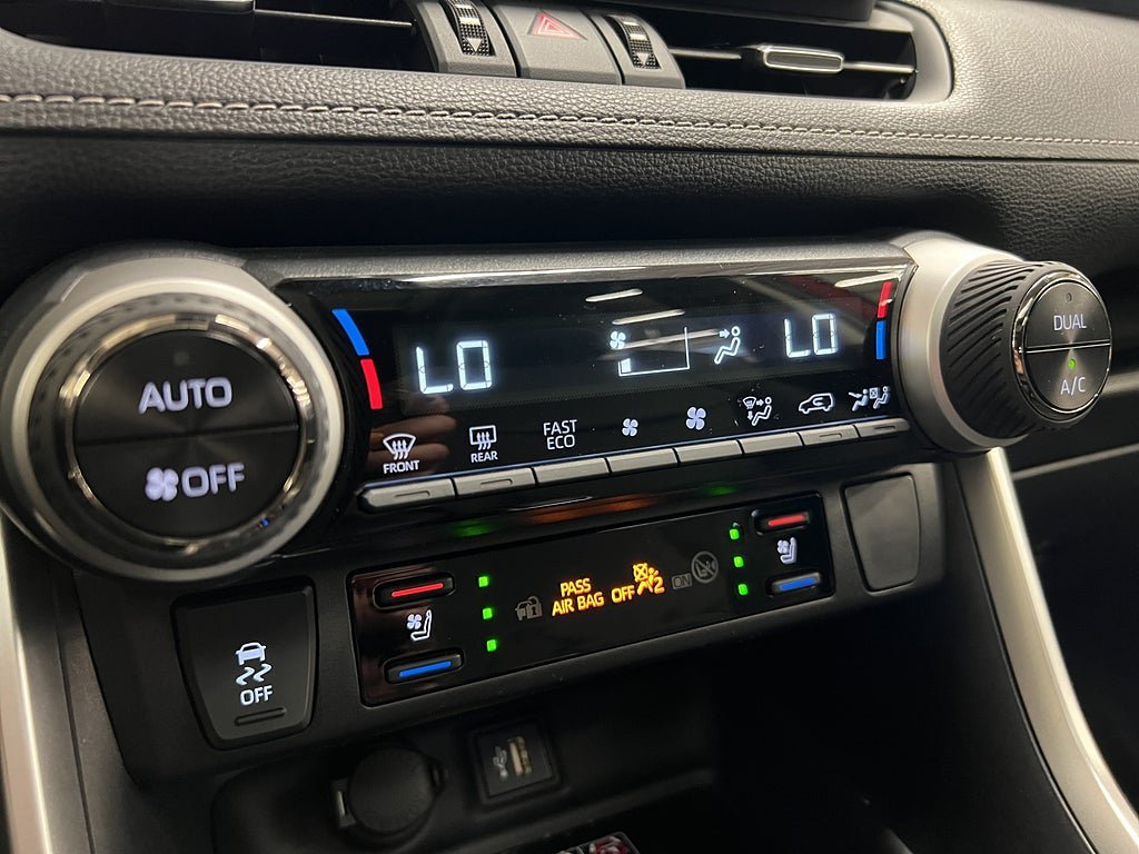 Vehicle Image 23