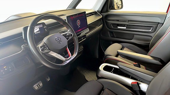 Vehicle Image 7