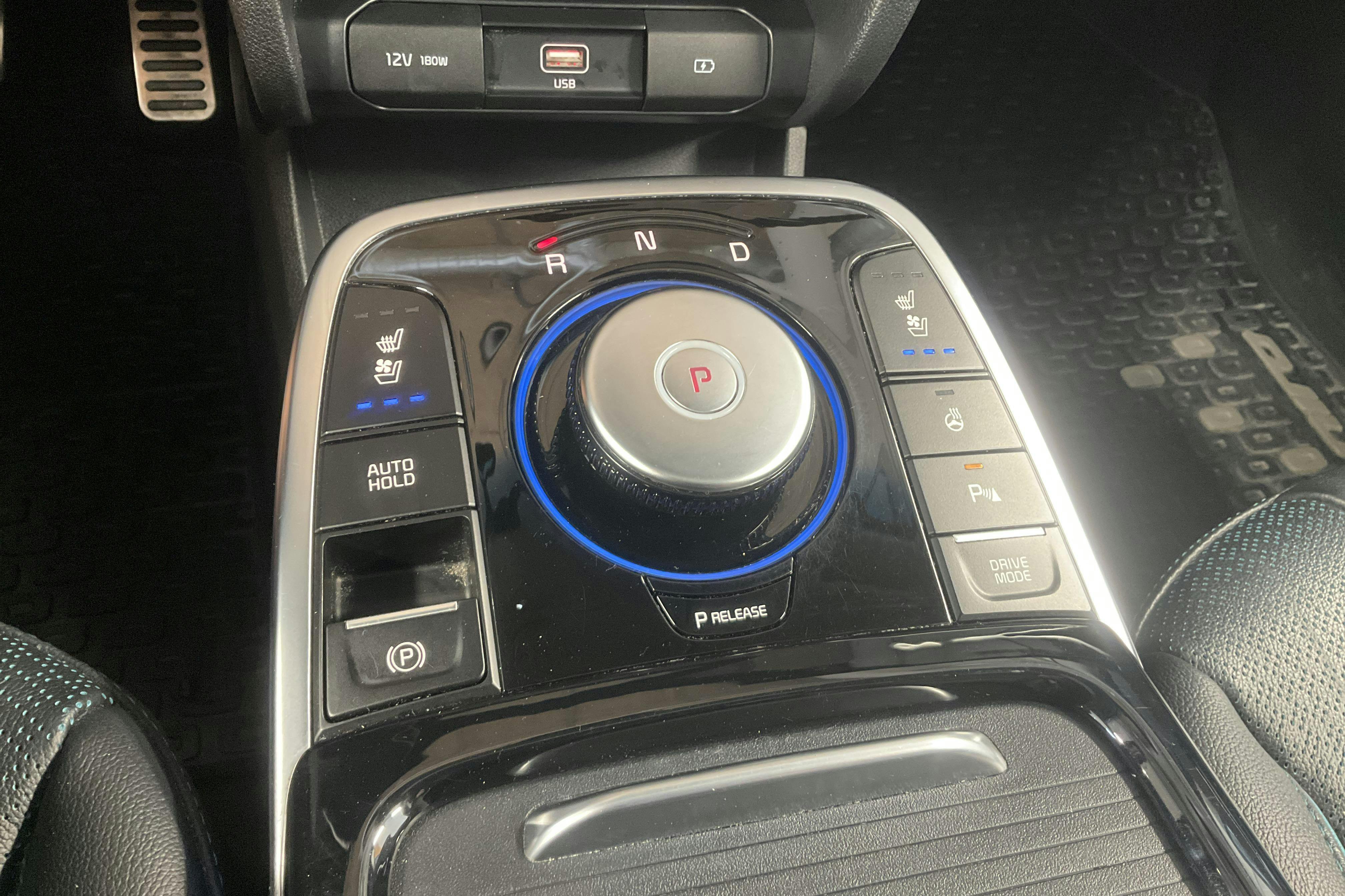 Vehicle Image 16