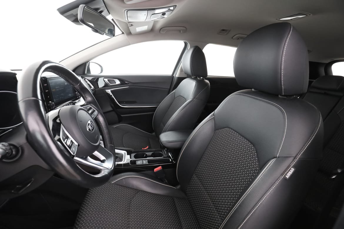 Vehicle Image 11