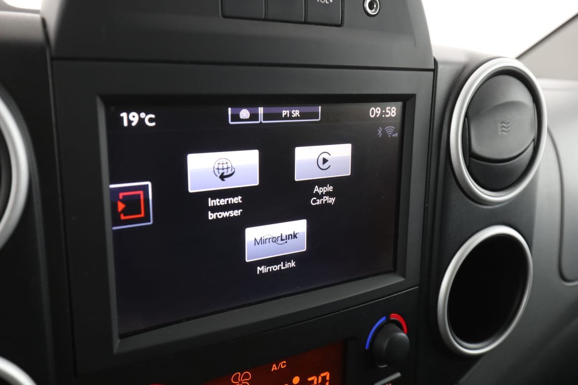 Vehicle Image 21
