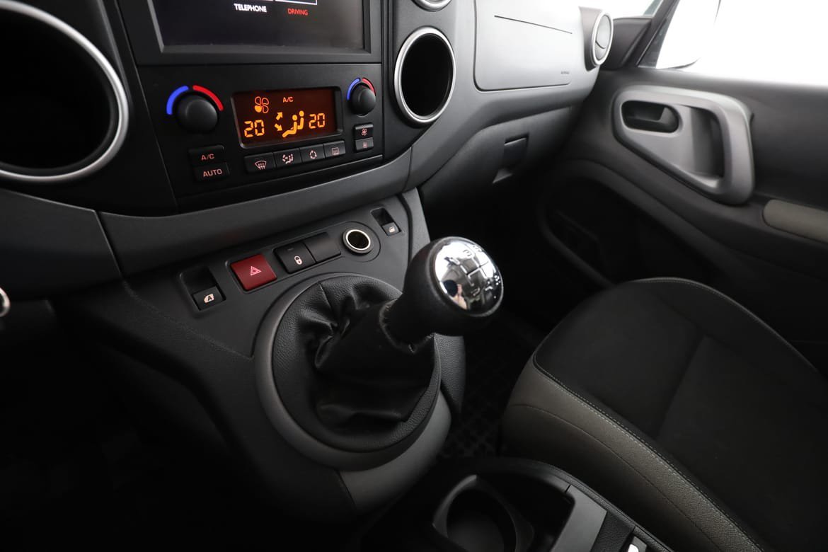 Vehicle Image 22