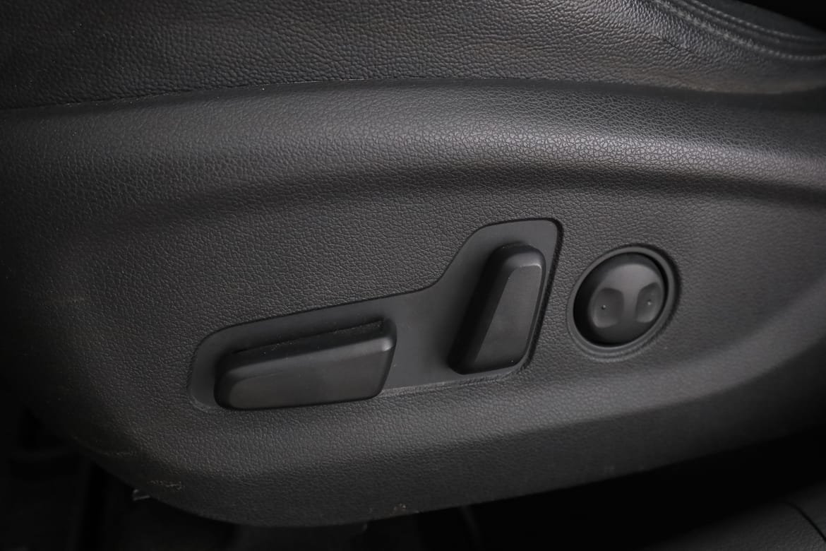 Vehicle Image 35
