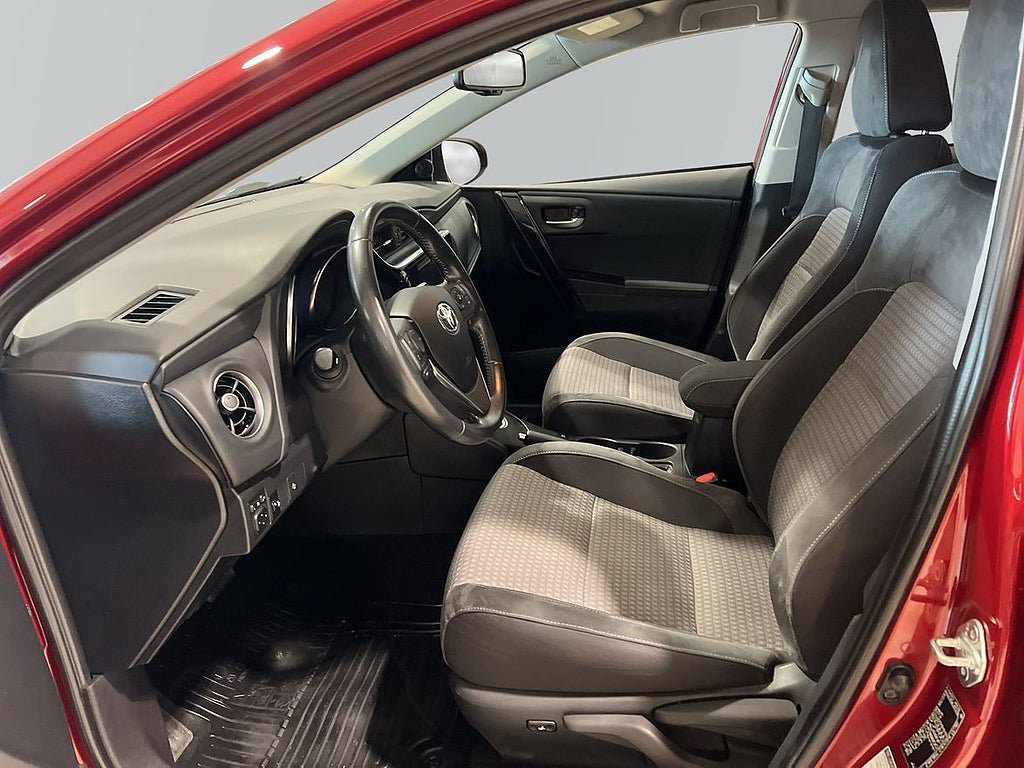 Vehicle Image 12