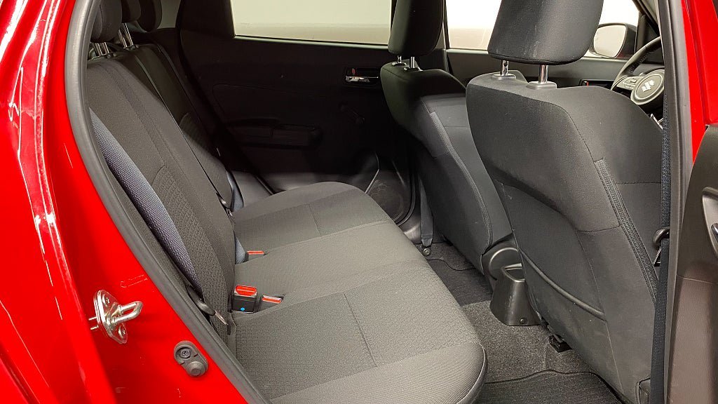 Vehicle Image 16