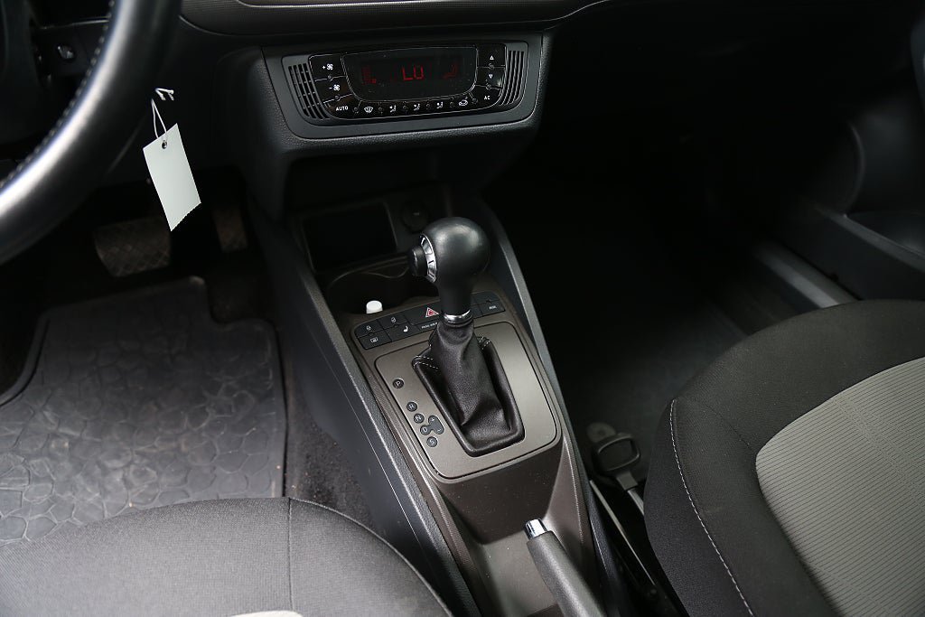 Vehicle Image 17