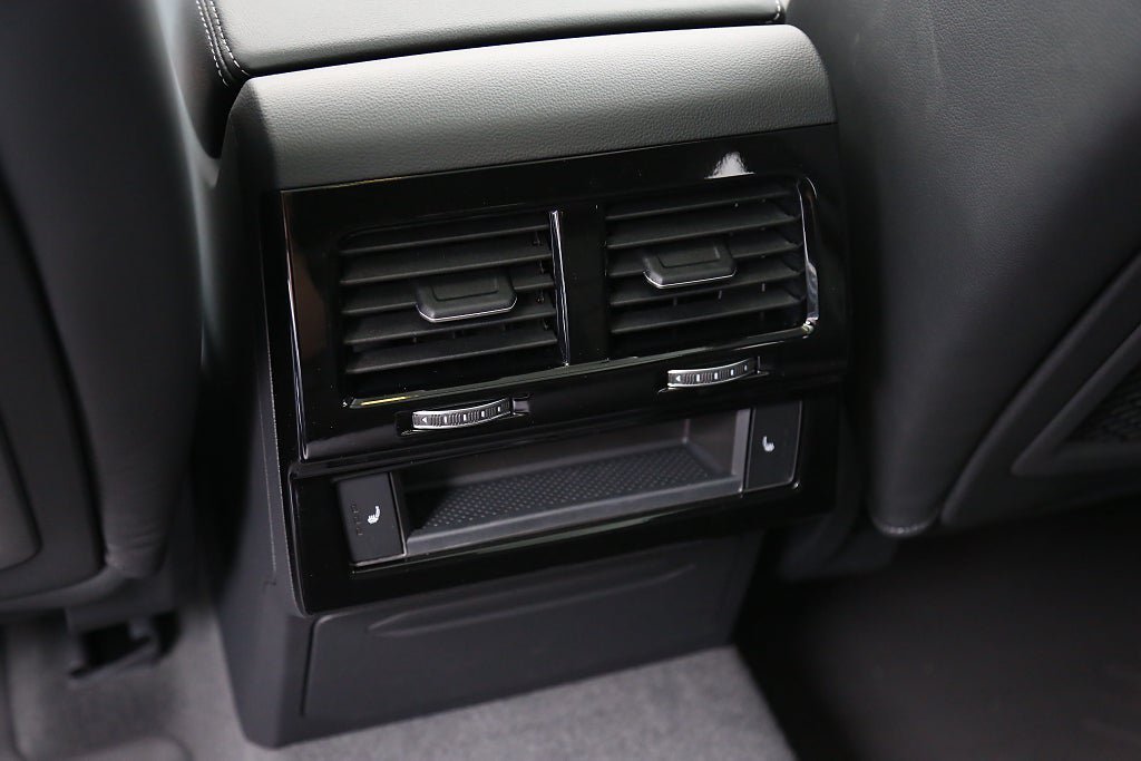 Vehicle Image 29