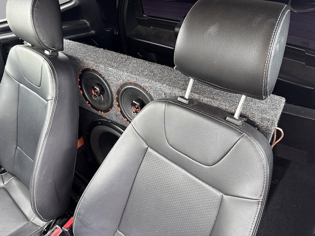 Vehicle Image 9