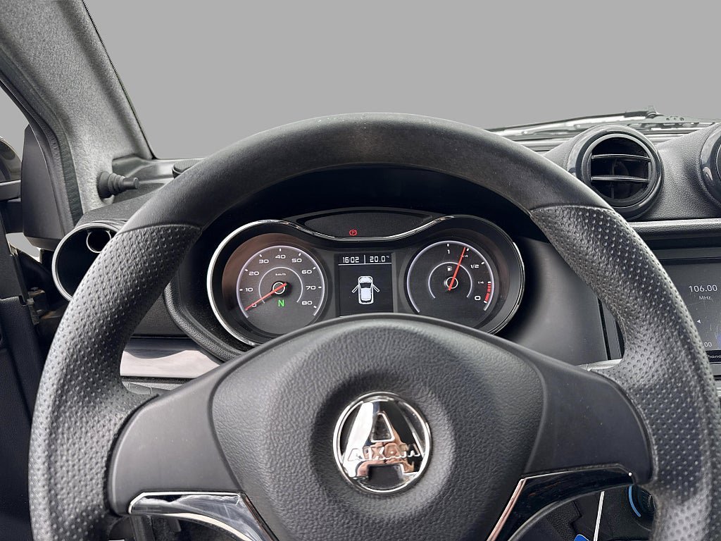 Vehicle Image 13