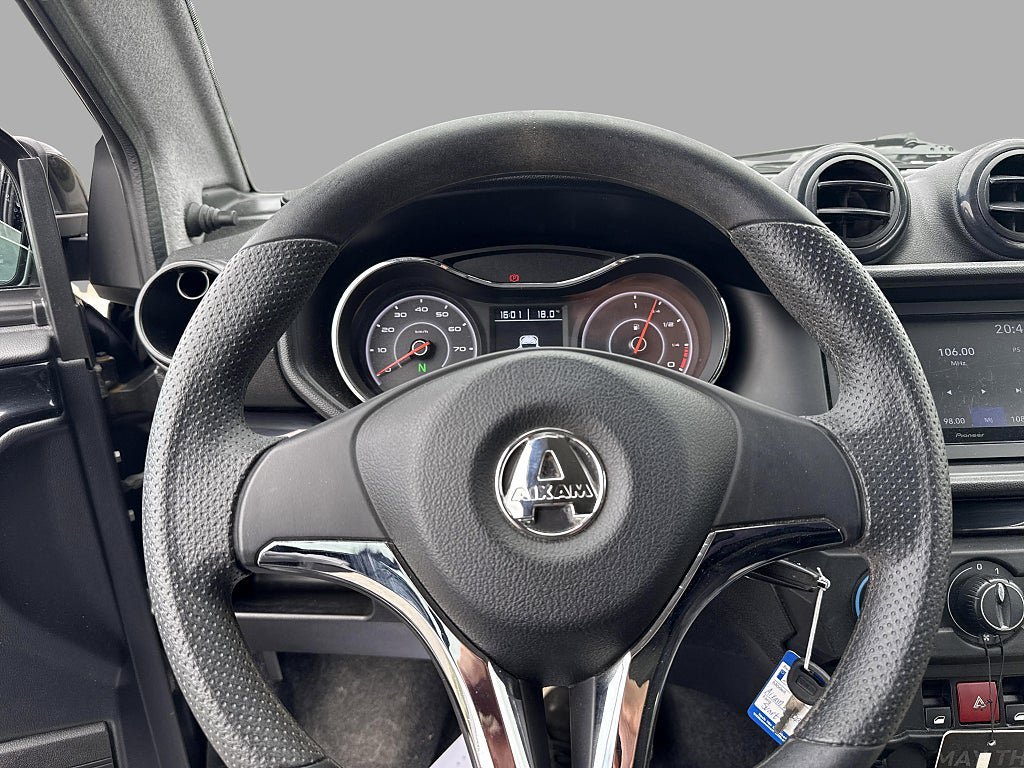Vehicle Image 14