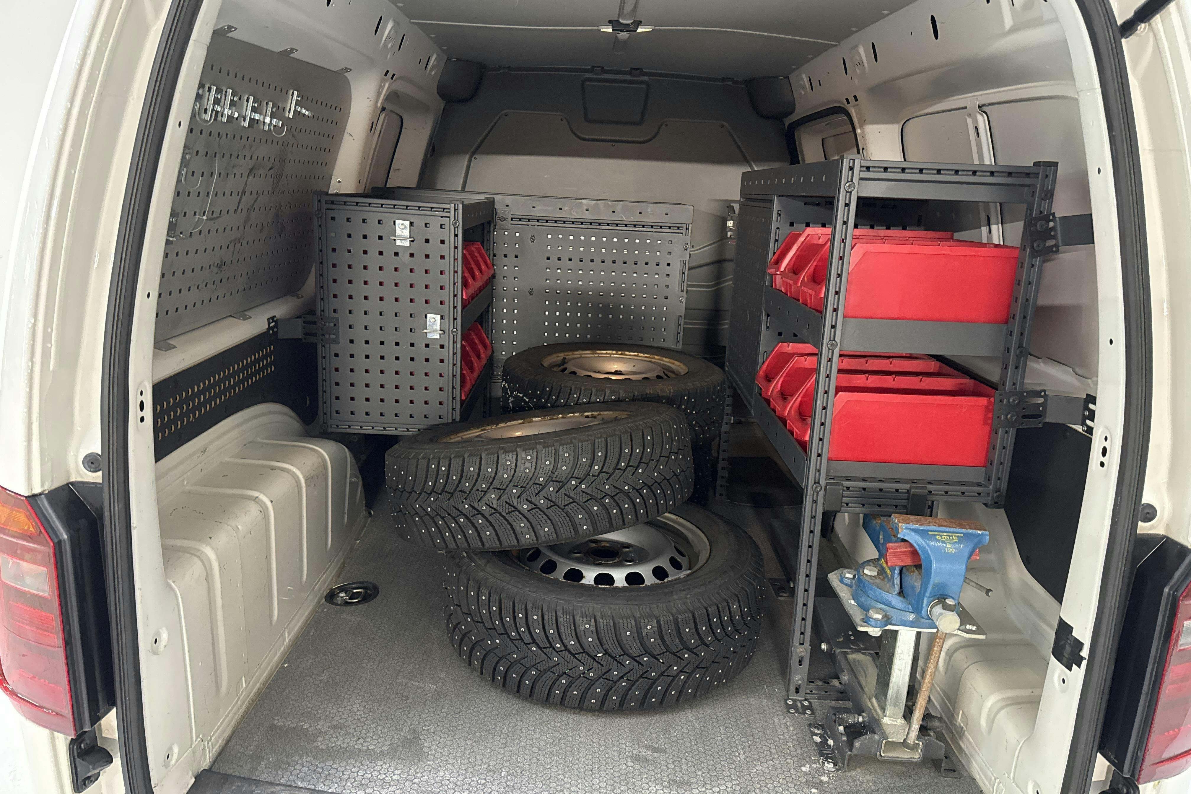Vehicle Image 8