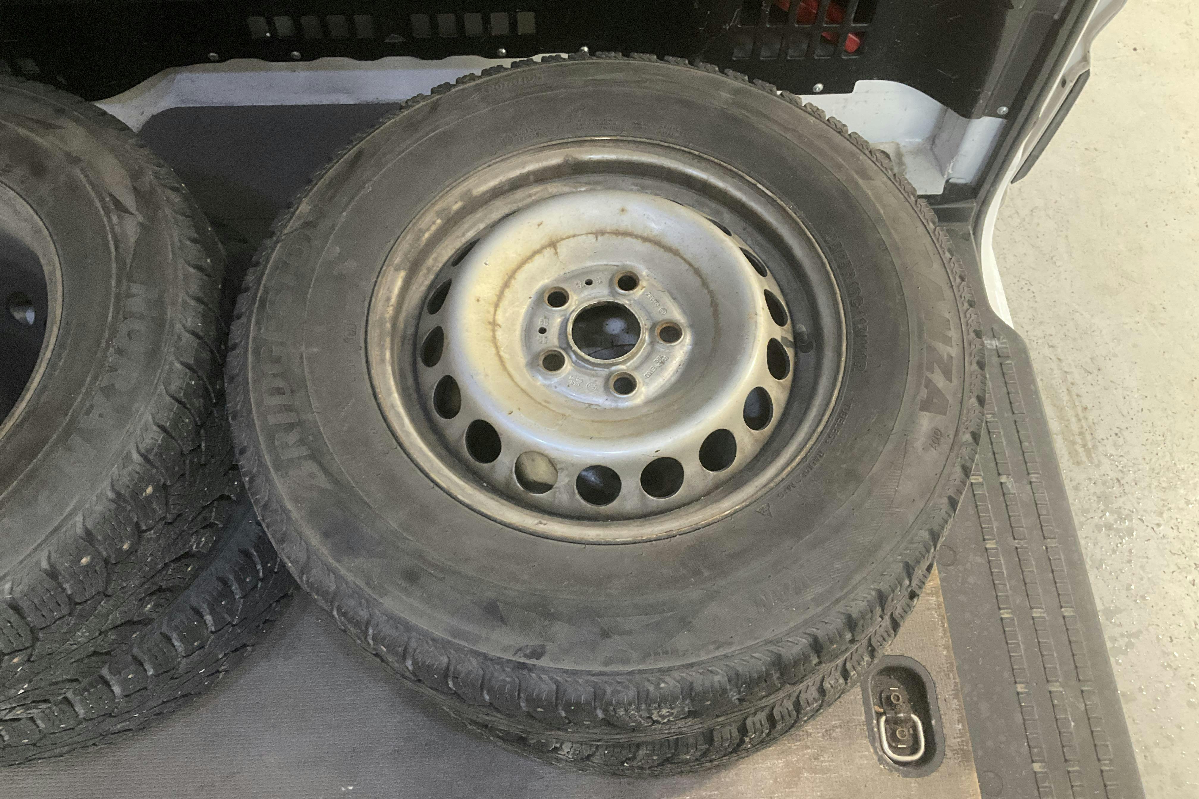 Vehicle Image 14