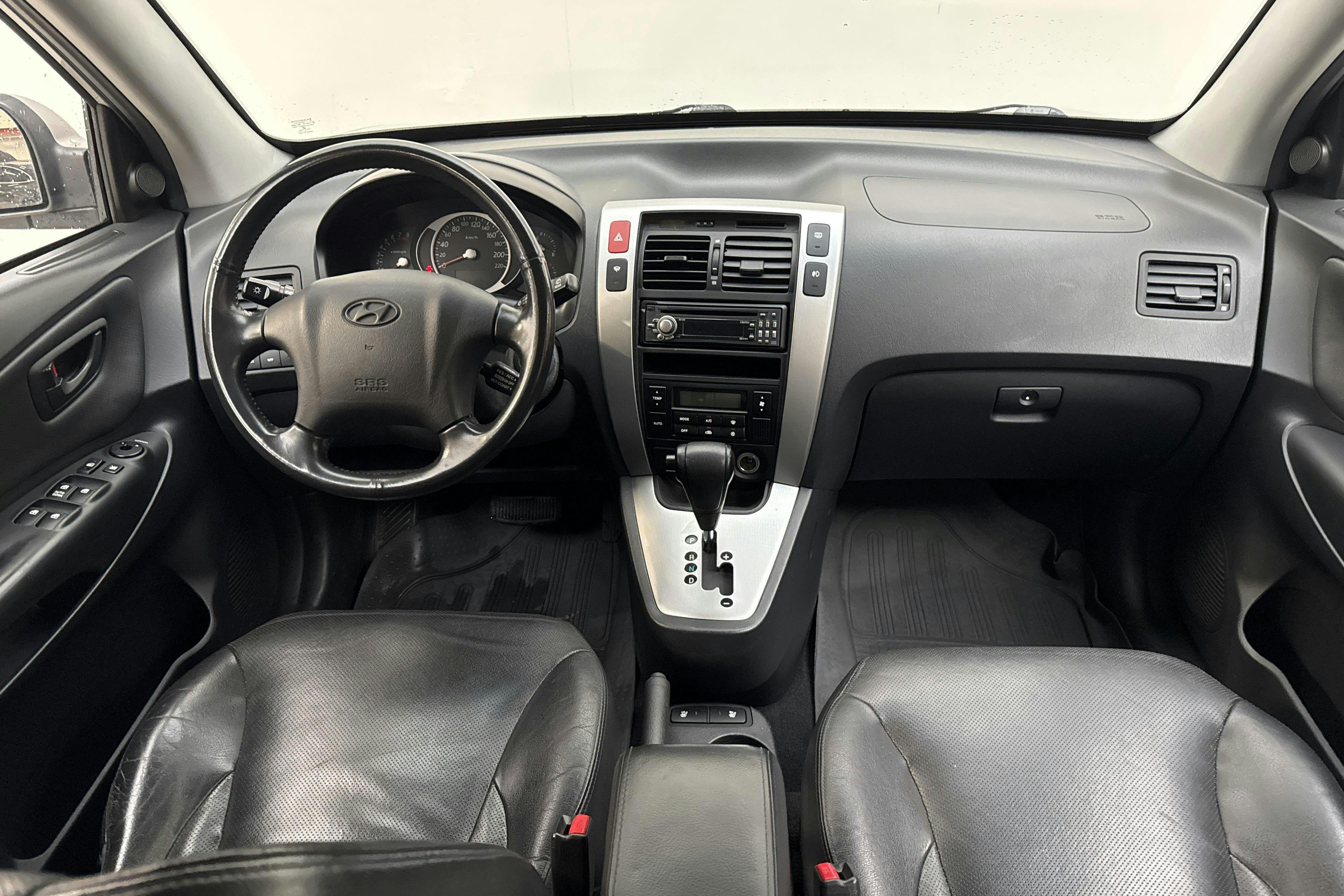 Vehicle Image 6