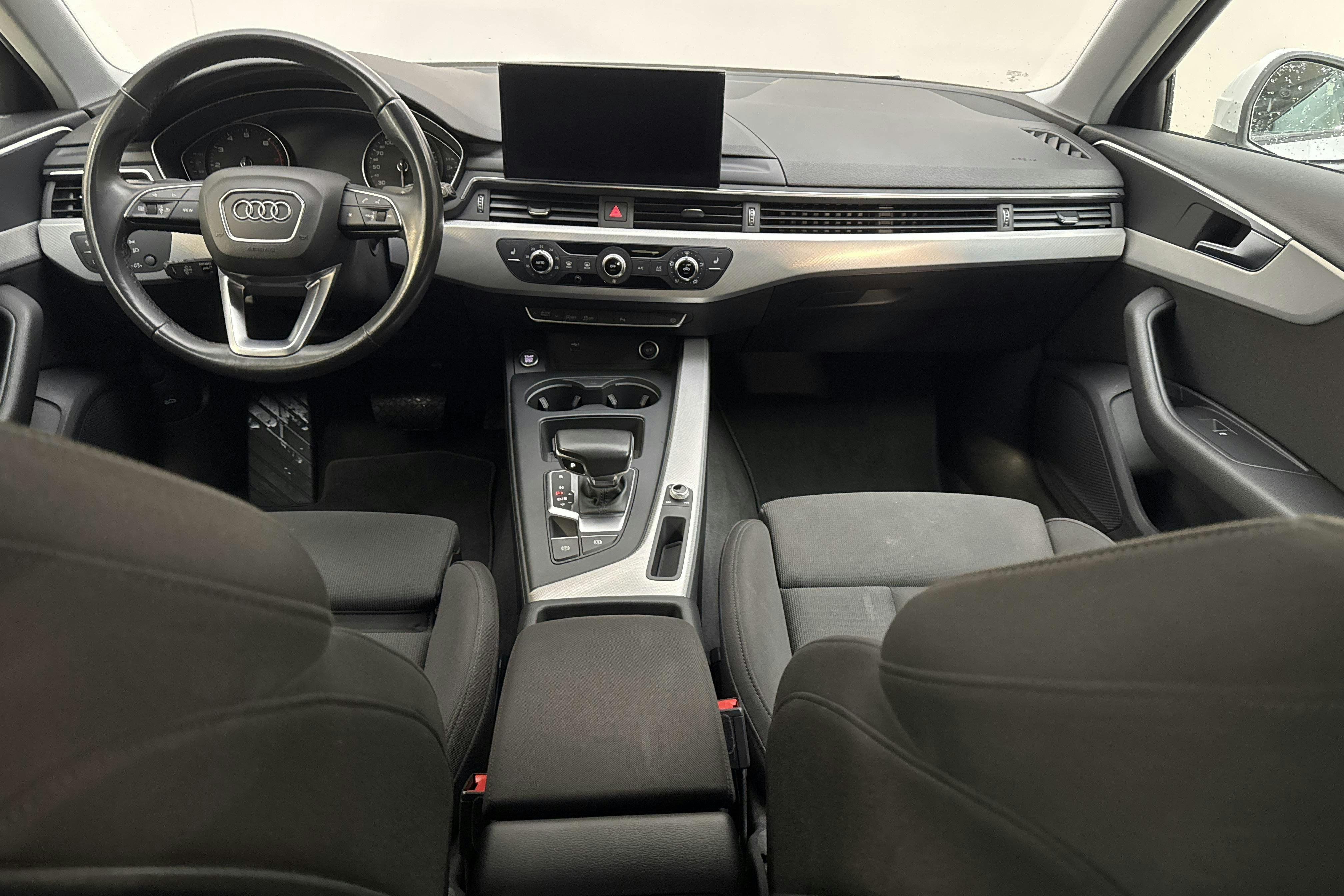 Vehicle Image 6