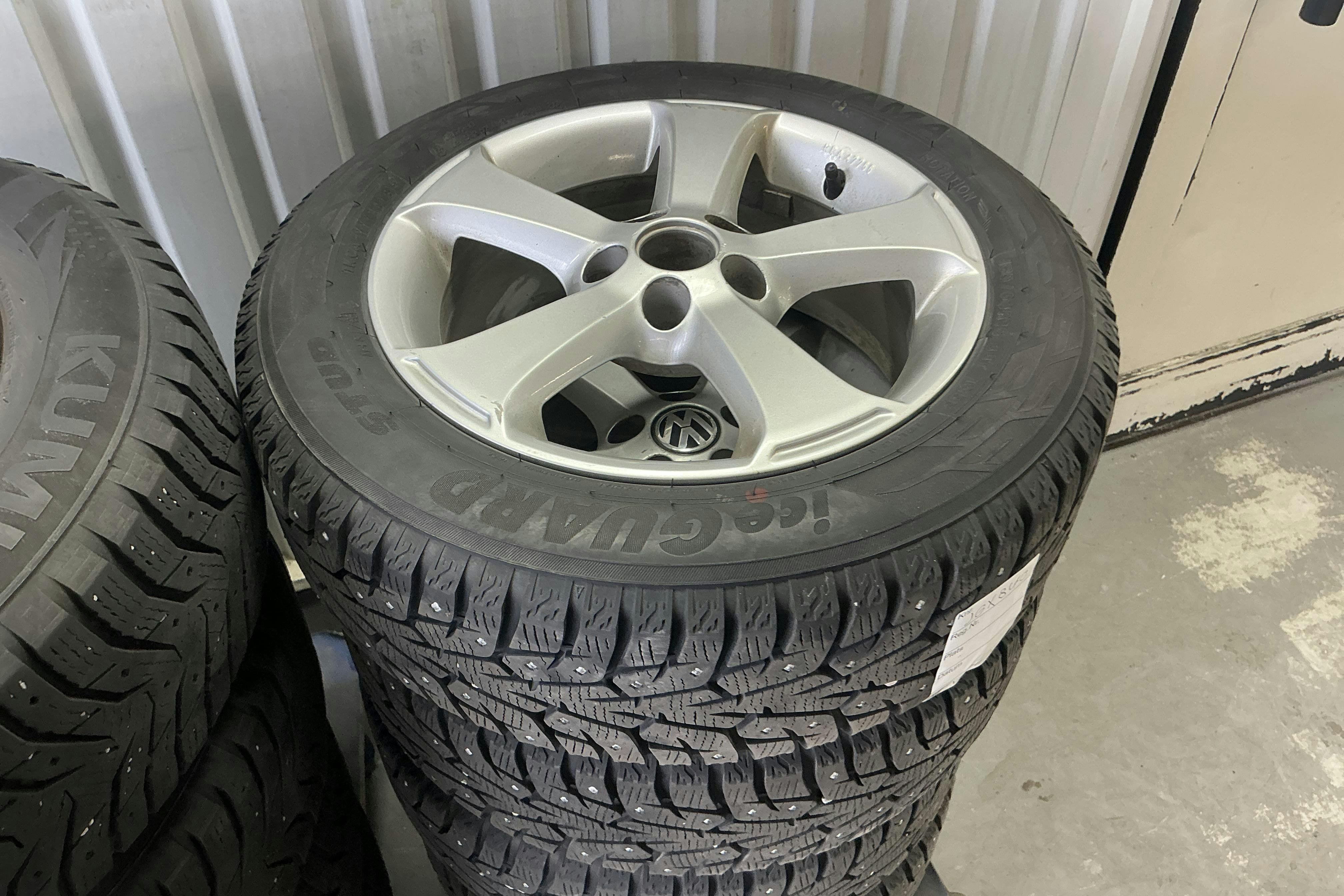 Vehicle Image 11