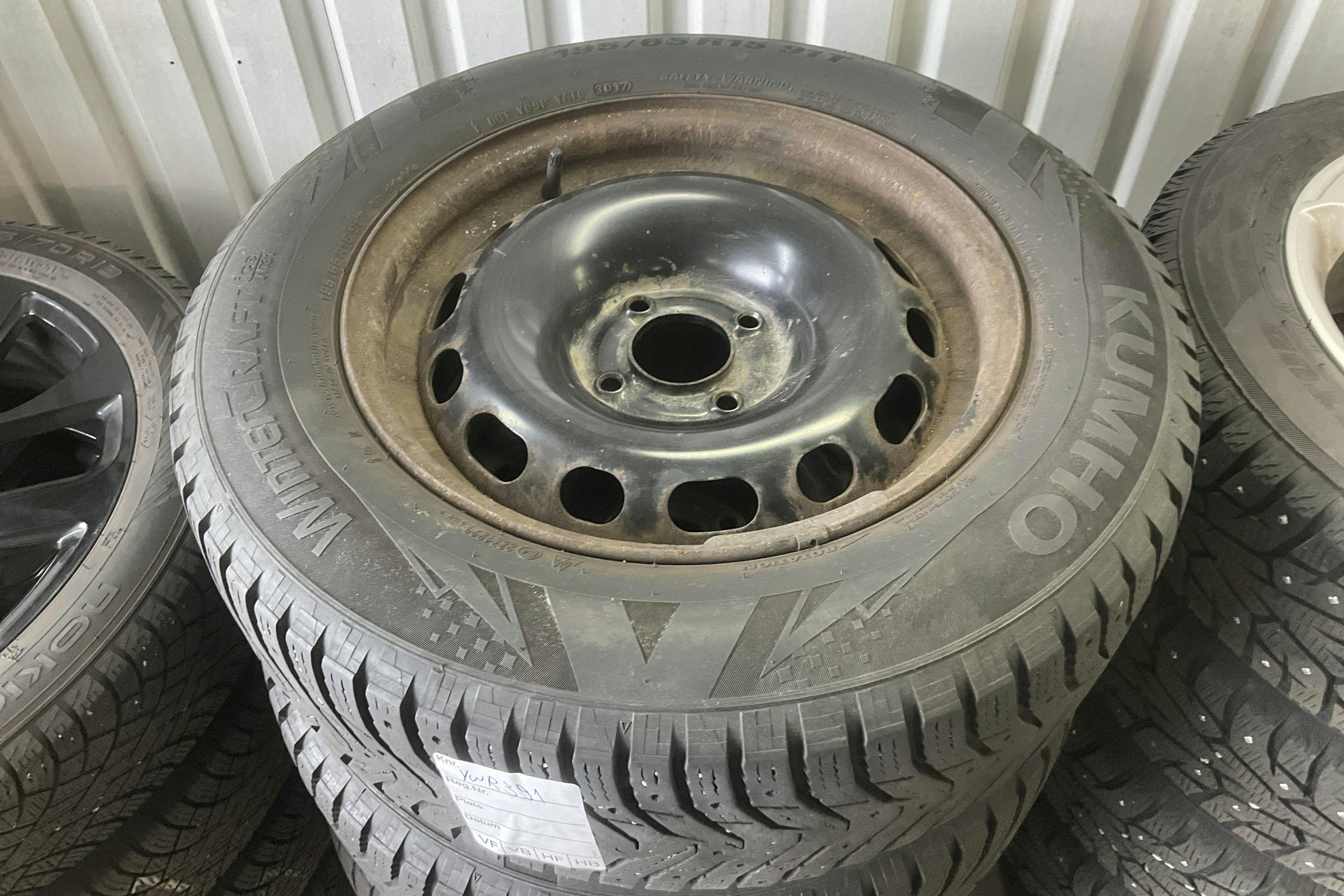 Vehicle Image 12