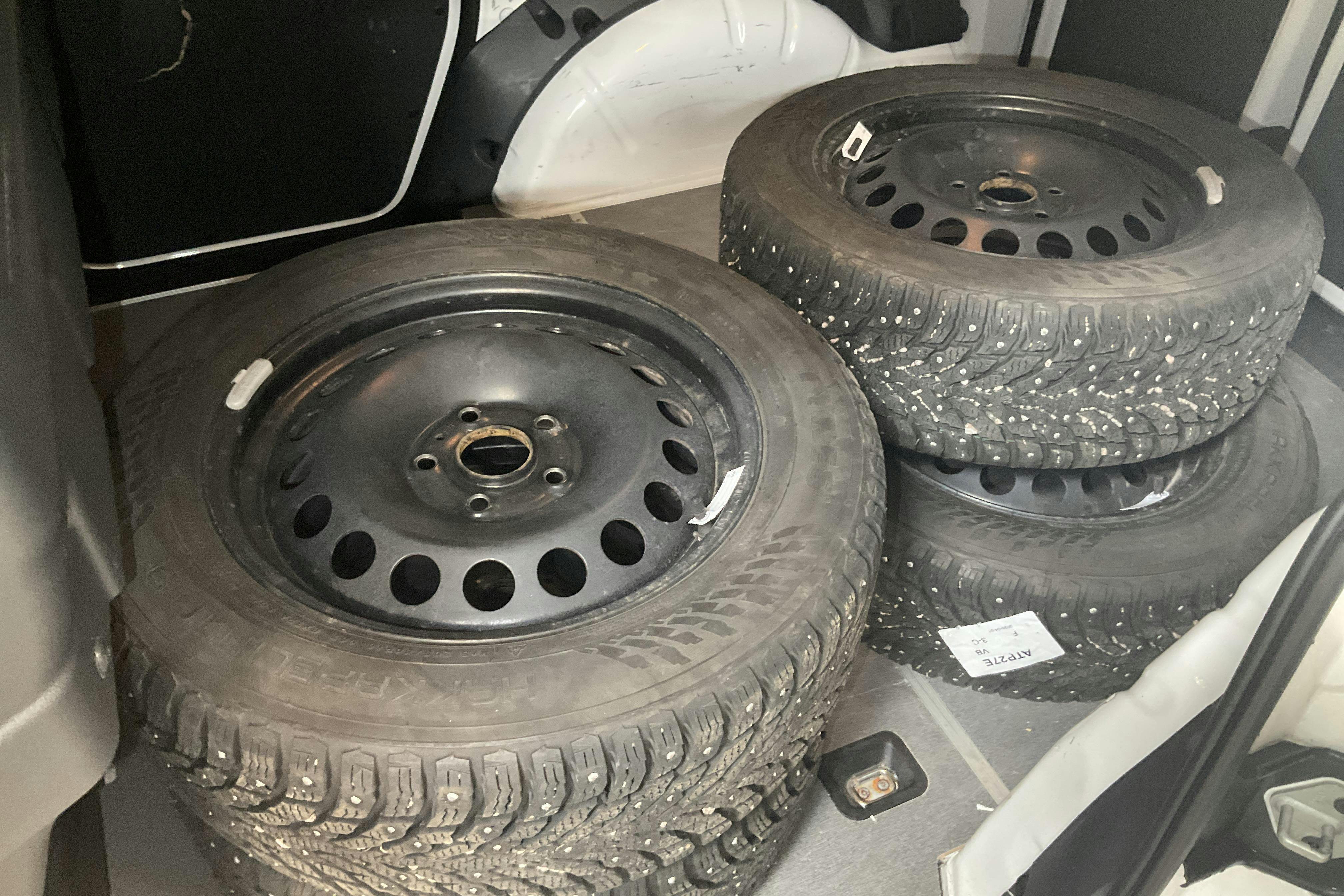 Vehicle Image 11