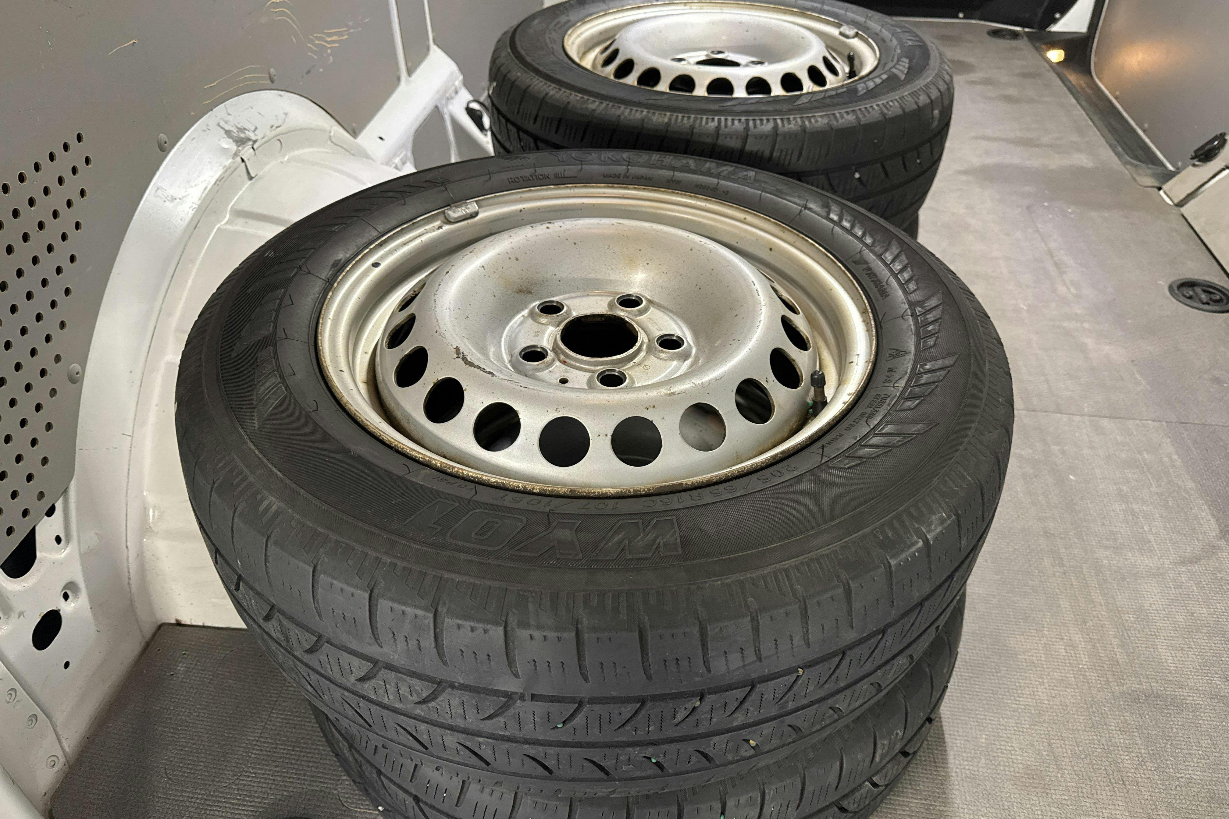 Vehicle Image 14